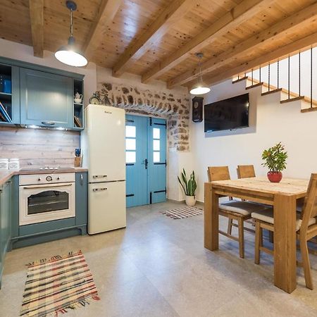 Holiday Home Lipa Nasa Neviđane 外观 照片